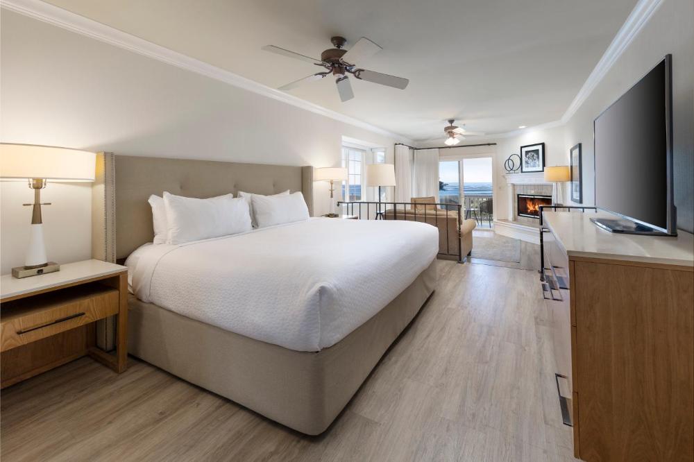 Pelican Inn & Suites